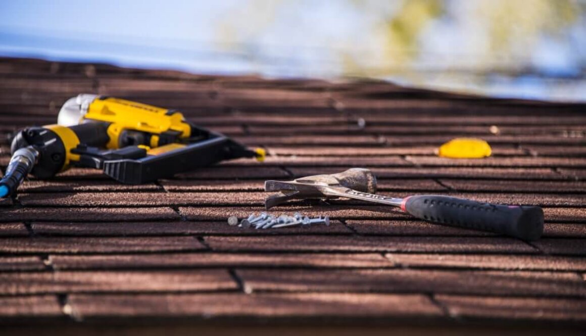 Checklist: Choosing a Professional Roofing and Solar Contractor